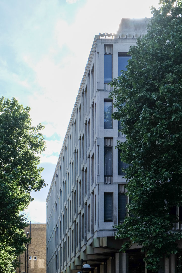 Eero Saarinen - US Embassy London