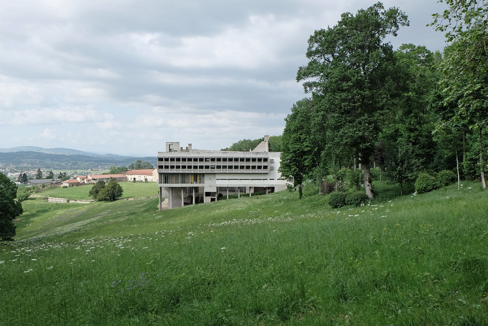 Le Corbusier - Couvent Sainte-Marie de la Tourette