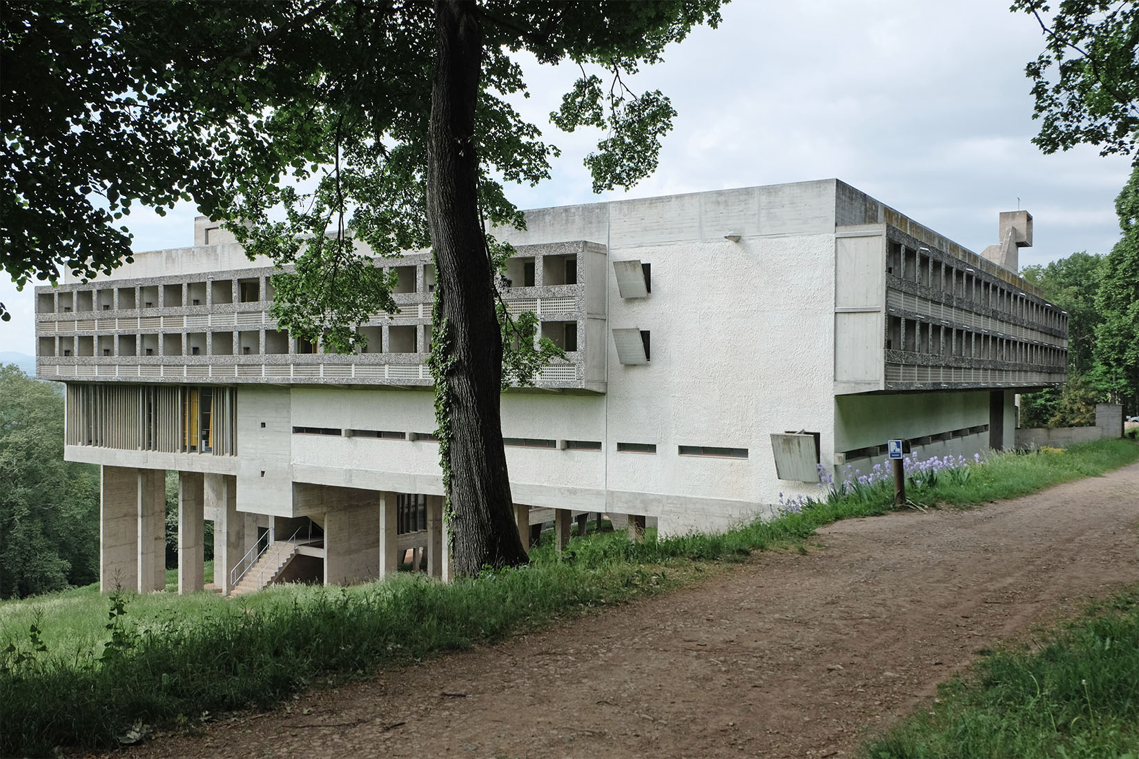 Le Corbusier - Couvent Sainte-Marie de la Tourette