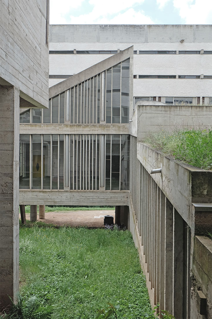 Le Corbusier - Couvent Sainte-Marie de la Tourette