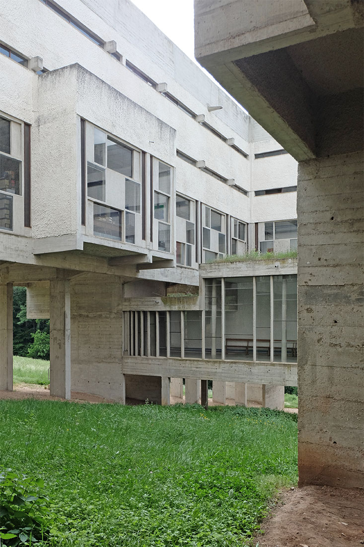 Le Corbusier - Couvent Sainte-Marie de la Tourette