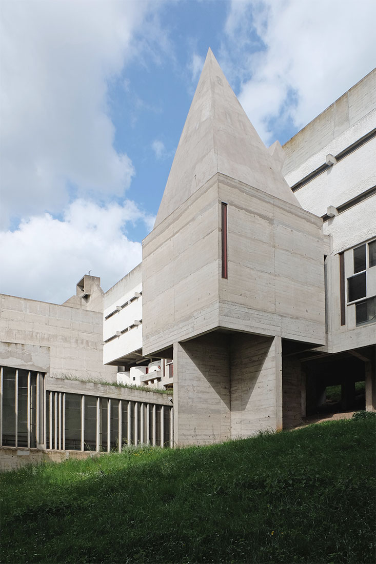 Le Corbusier - Couvent Sainte-Marie de la Tourette