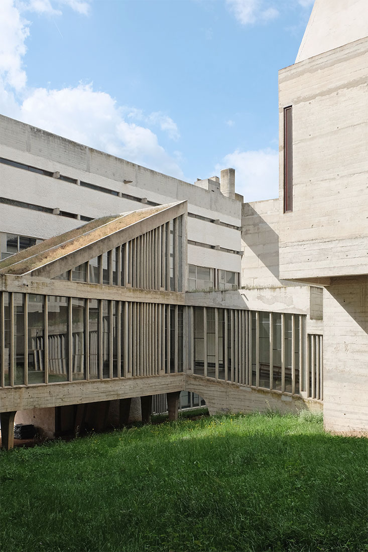 Le Corbusier - Couvent Sainte-Marie de la Tourette