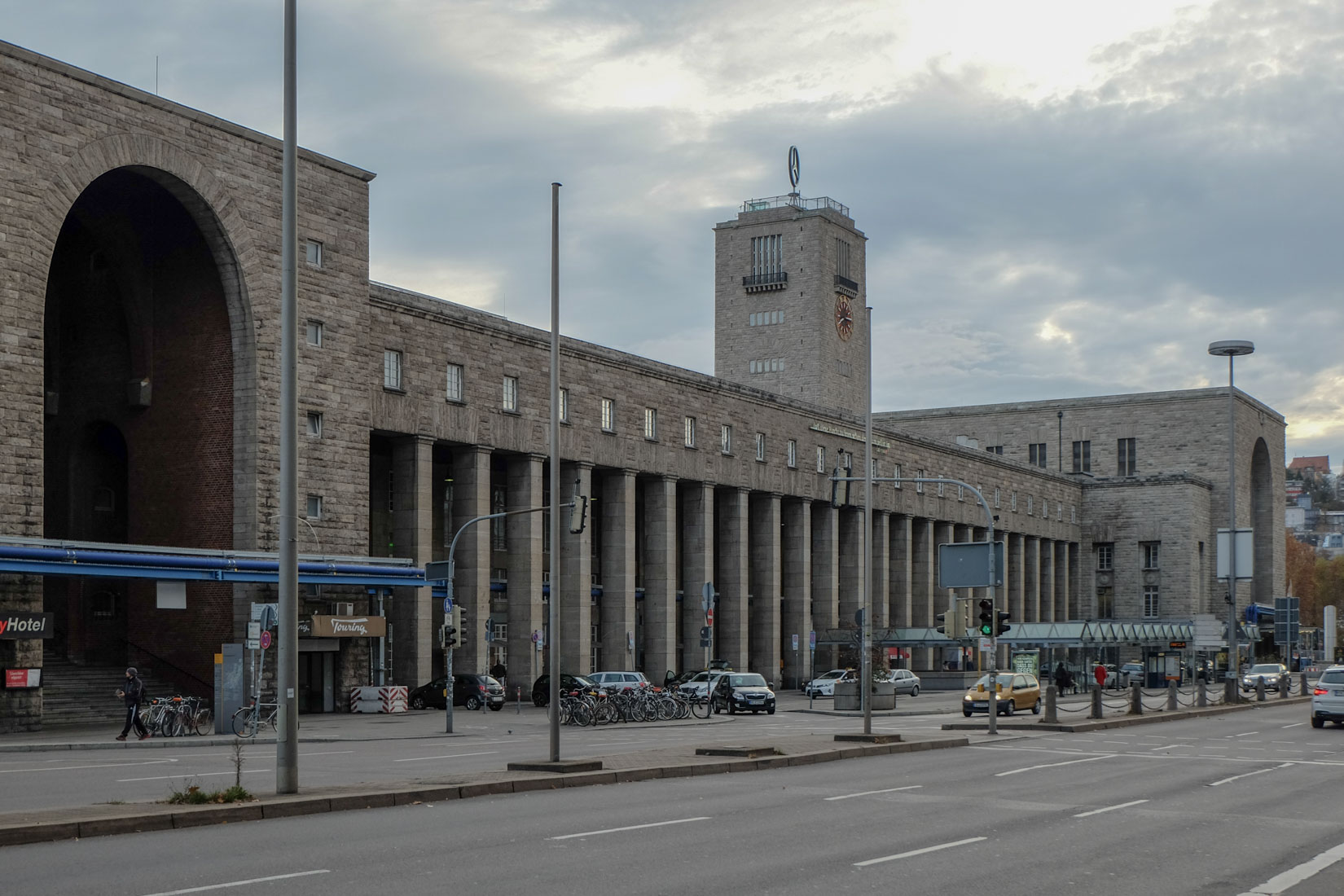 Paul Bonatz - Stuttgart Main Train Station