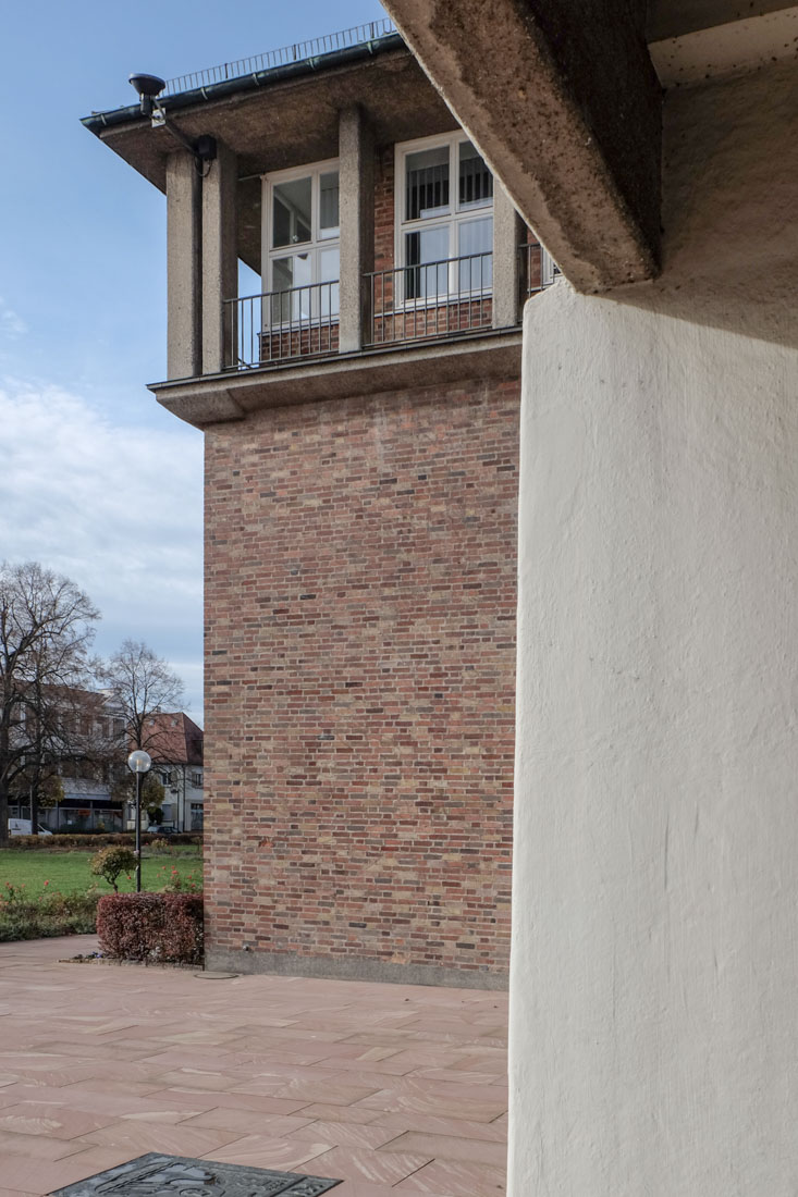 Paul Bonatz - Kornwestheim Town Hall with Water Tower