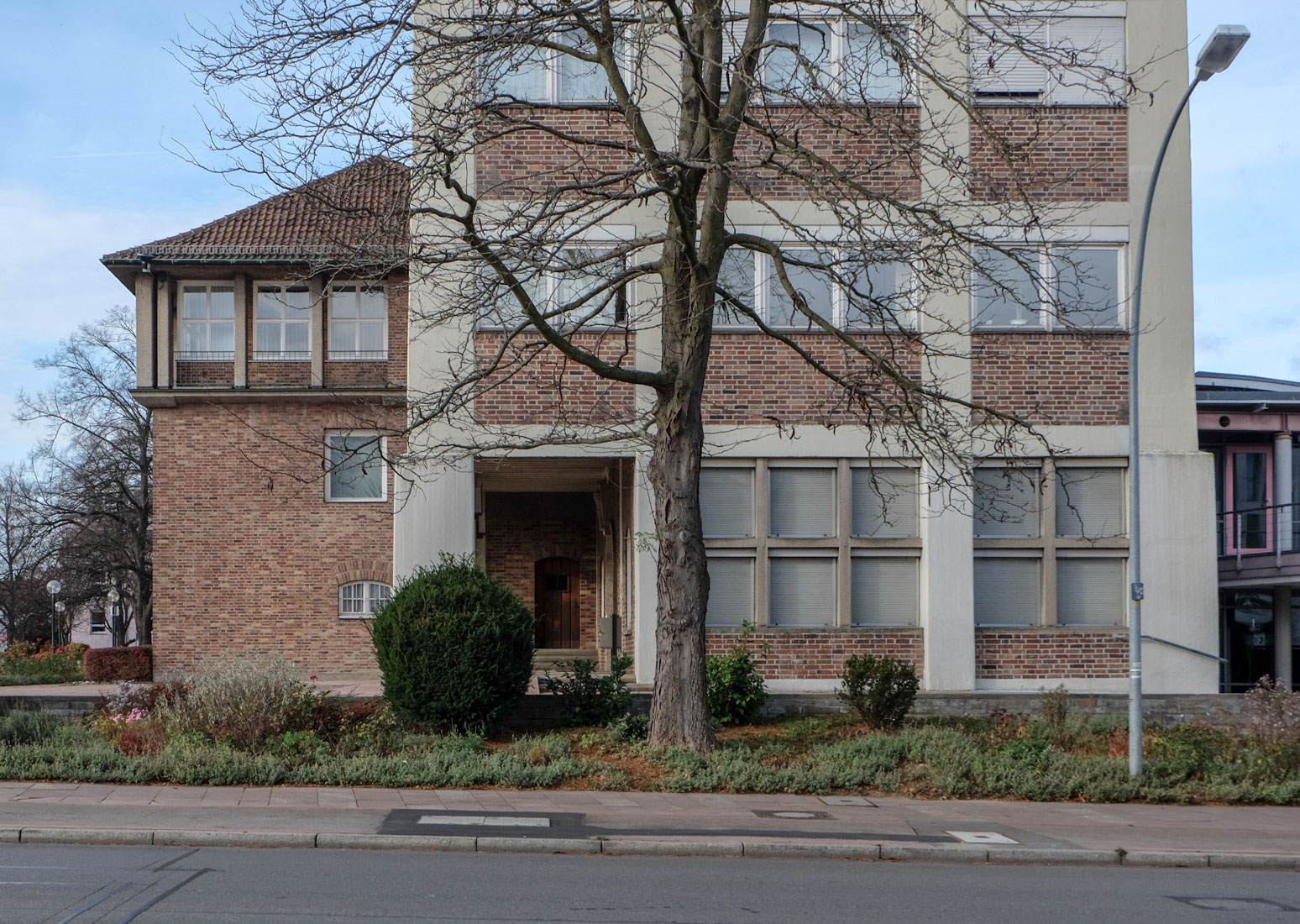 Paul Bonatz - Kornwestheim Town Hall with Water Tower