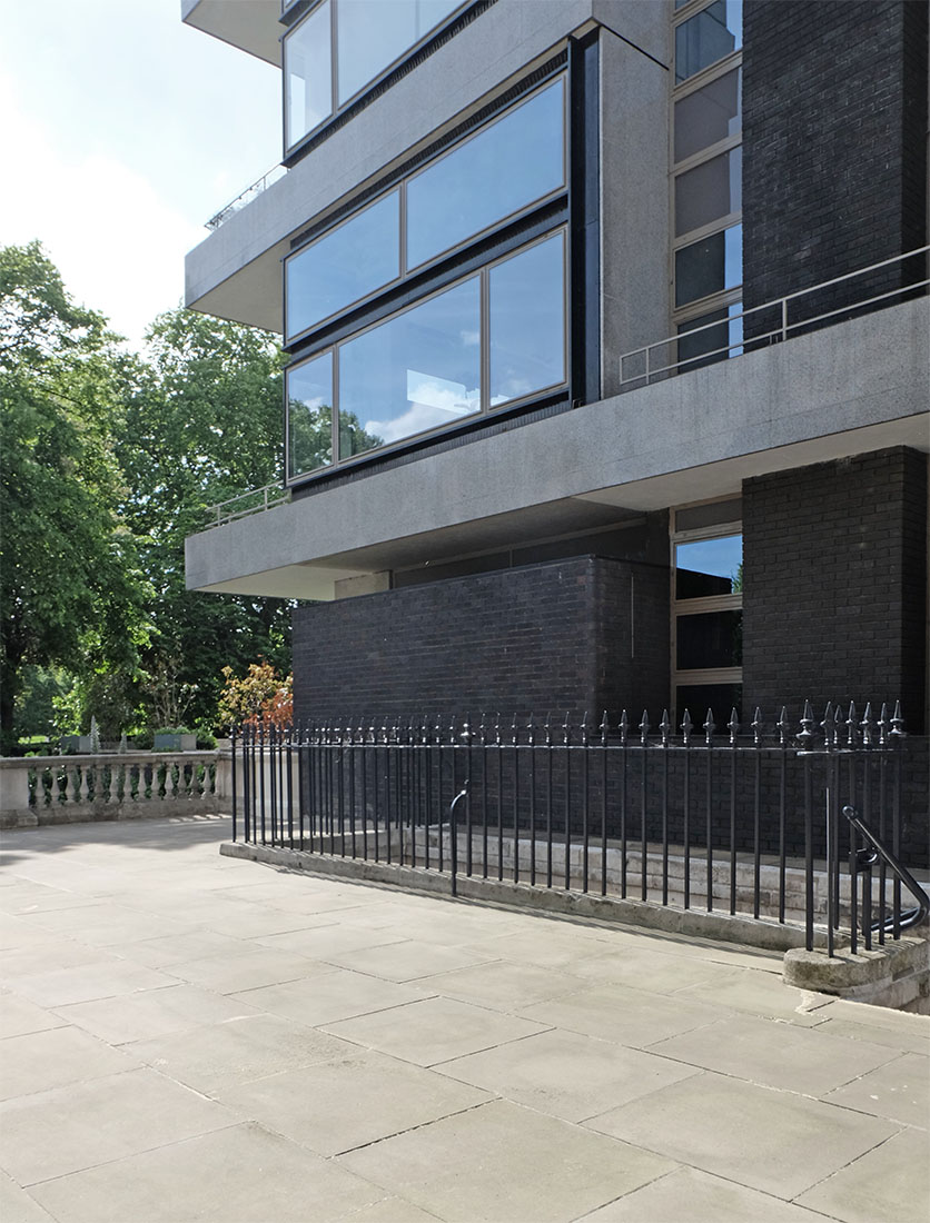 Denys Lasdun - 26 St James's Place