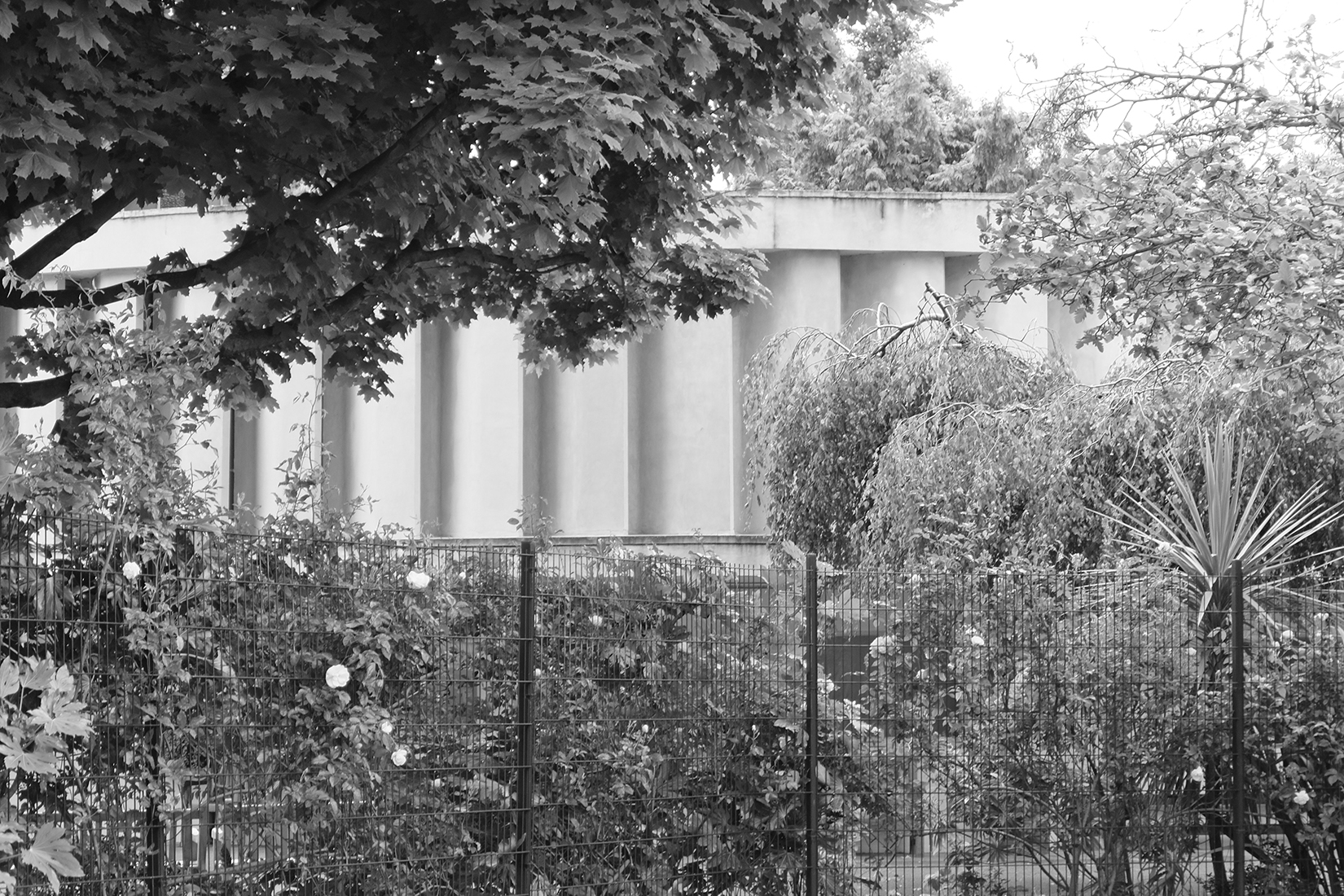 Denys Lasdun - Hallfield Primary School