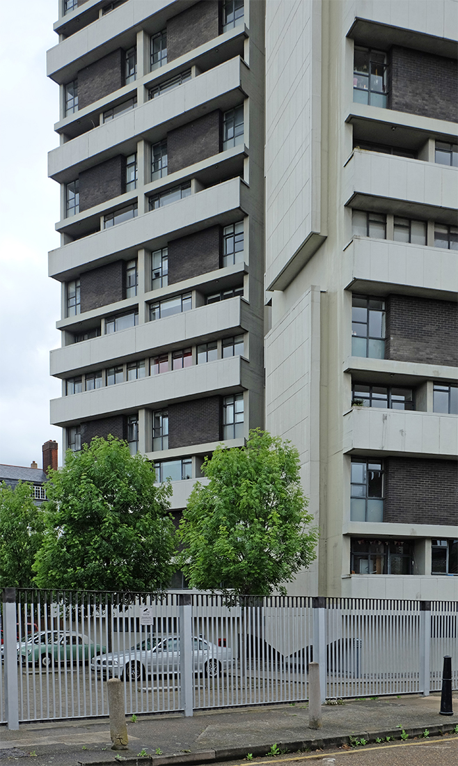 Denys Lasdun - Keeling House London