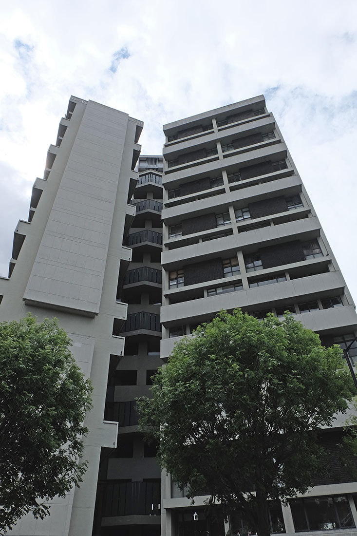 Denys Lasdun - Keeling House London