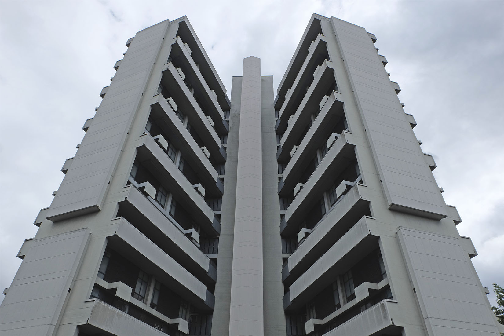 Denys Lasdun - Keeling House London