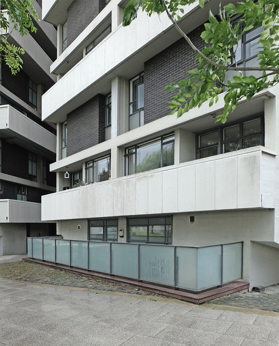 Denys Lasdun - Keeling House London