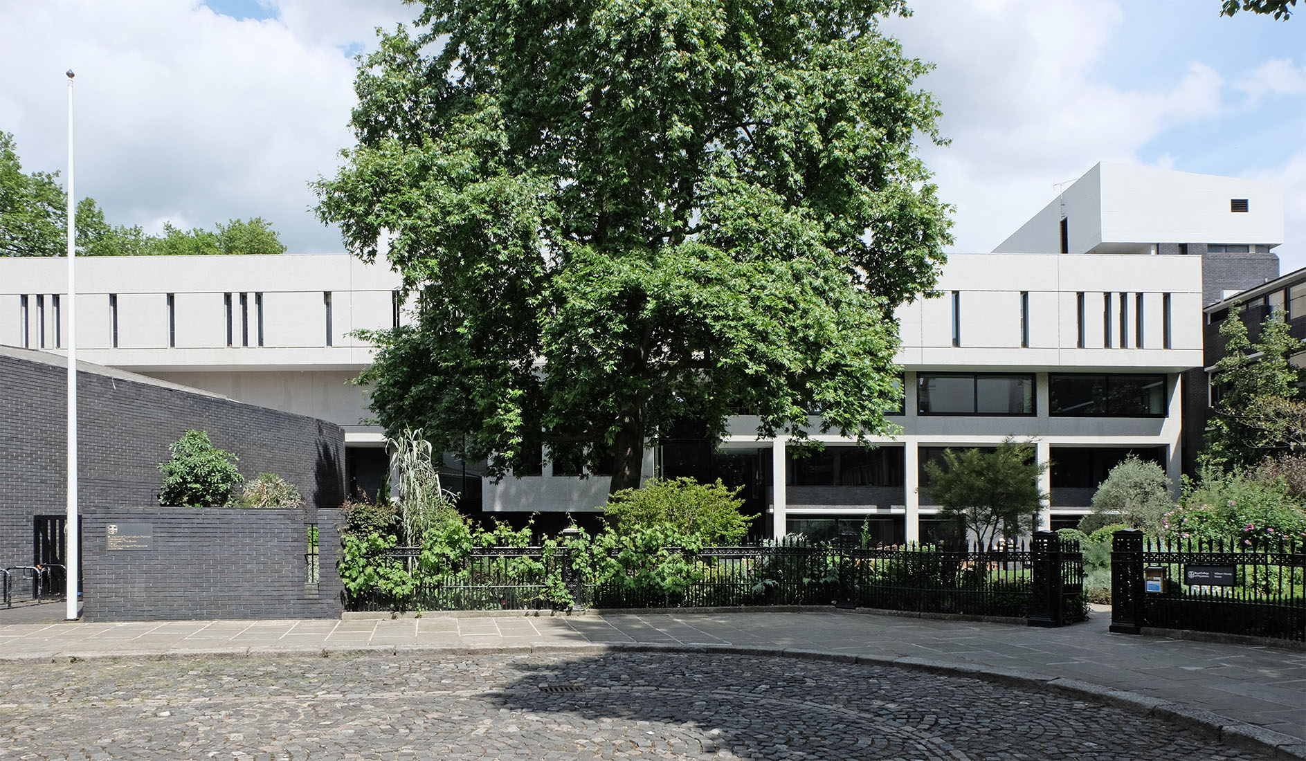 Denys Lasdun - Royal College of Physicians