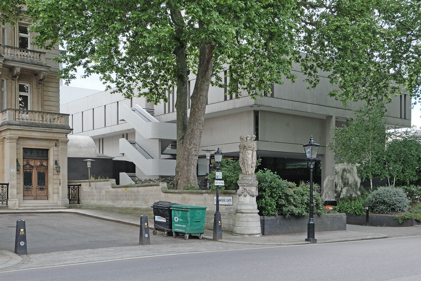 Denys Lasdun - Royal College of Physicians