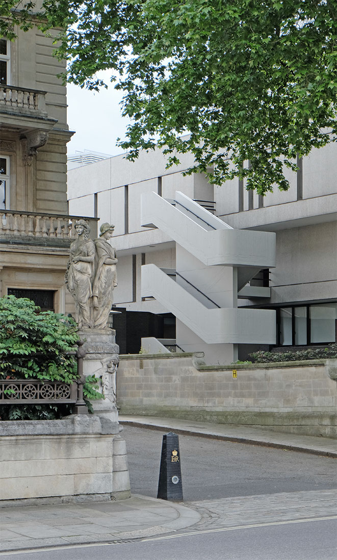 Denys Lasdun - Royal College of Physicians