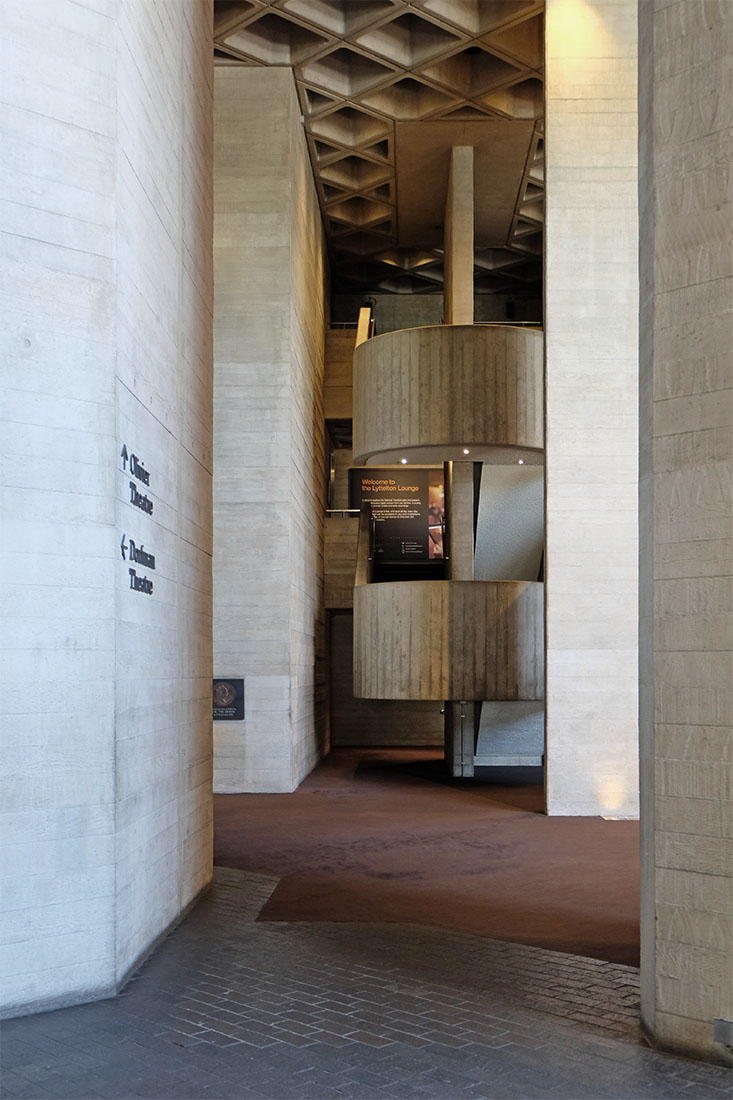 Denys Lasdun - Royal National Theatre London