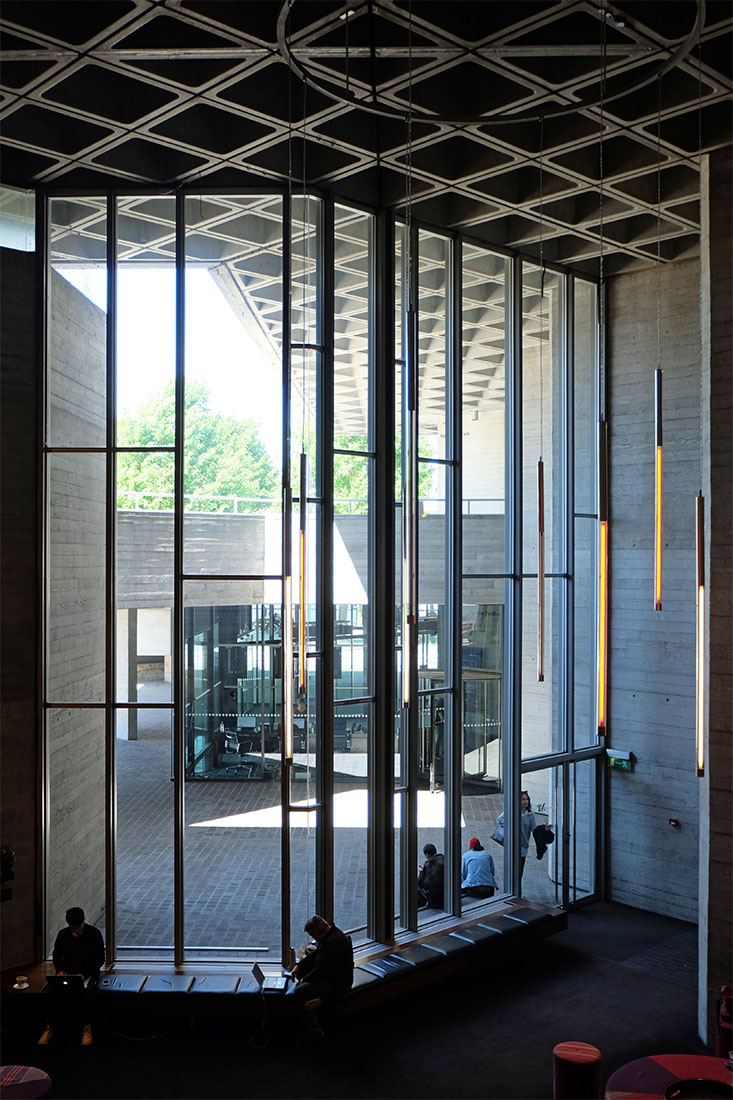 Denys Lasdun - Royal National Theatre London