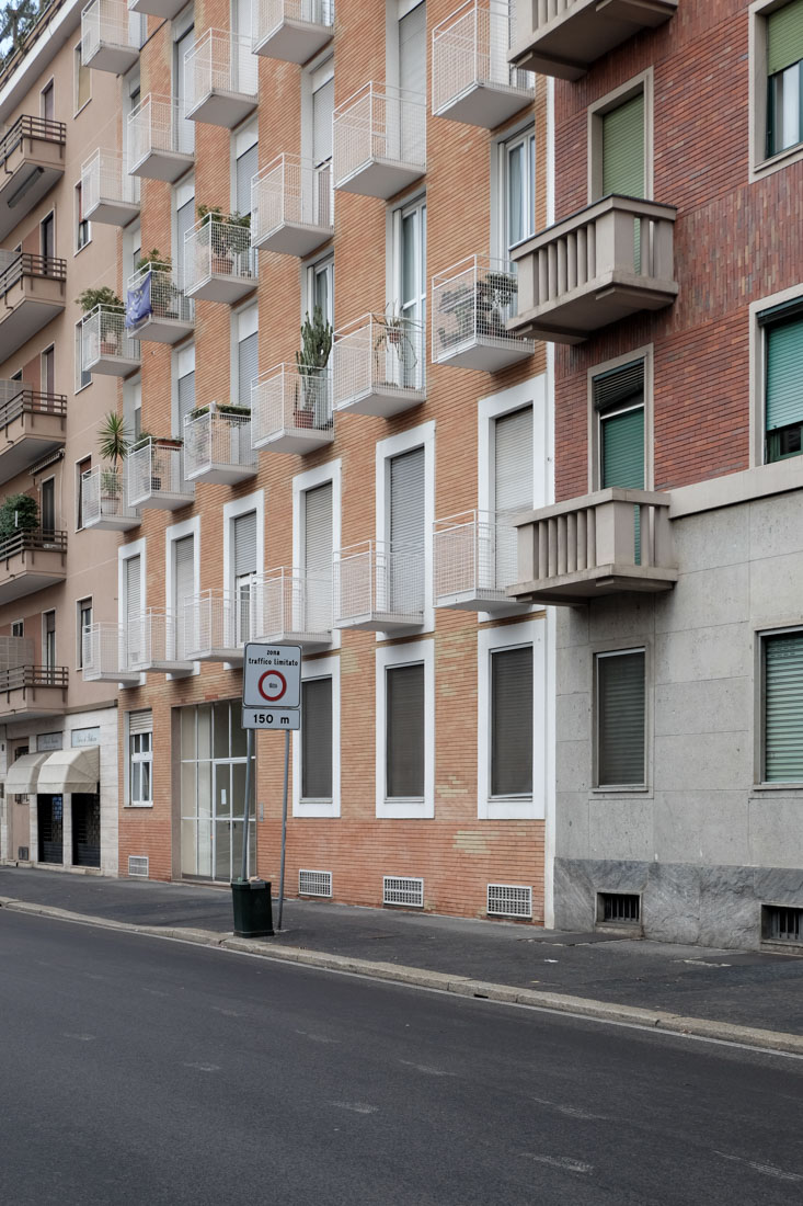 Asnago Vender - Apartment Building Via Col Moschin, Milano