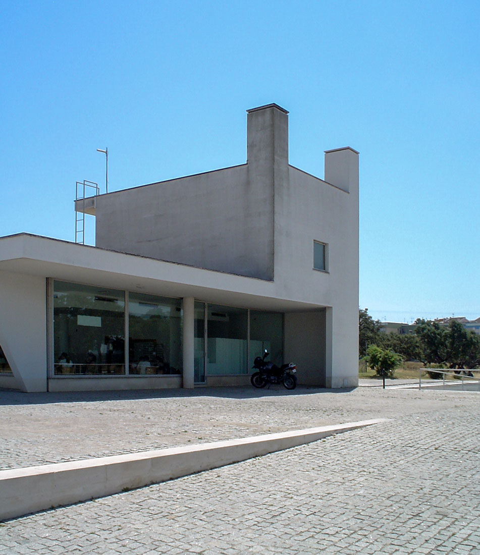 lvaro Siza Vieira - Teacher Training School Setbal