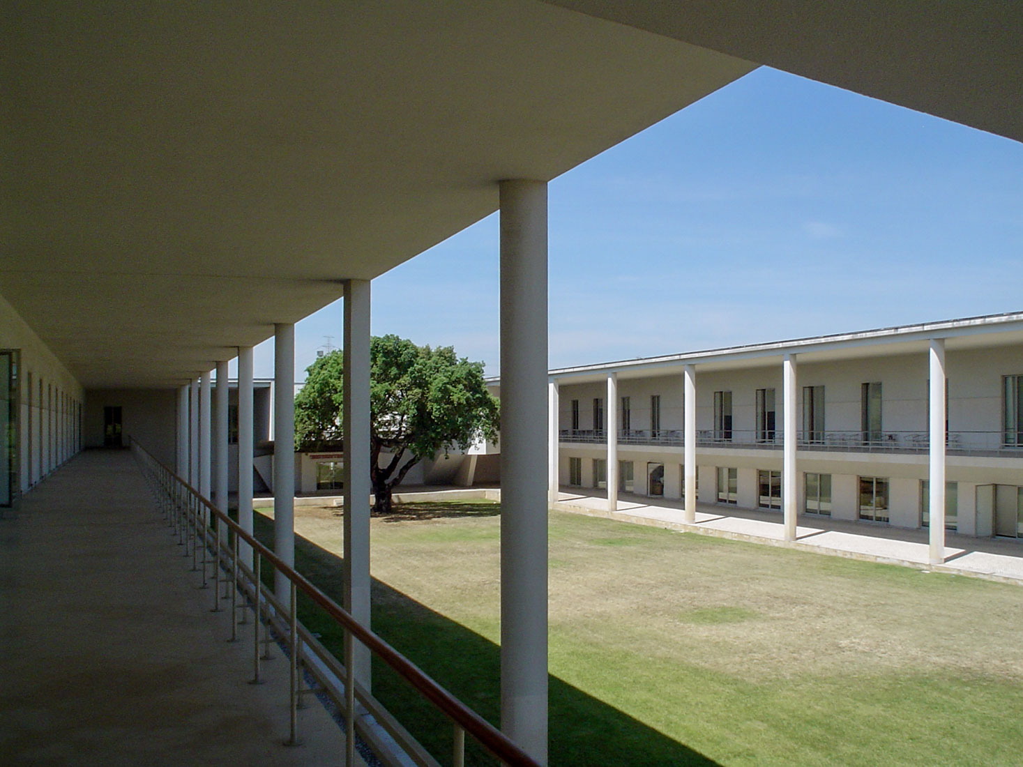 lvaro Siza Vieira - Teacher Training School Setbal