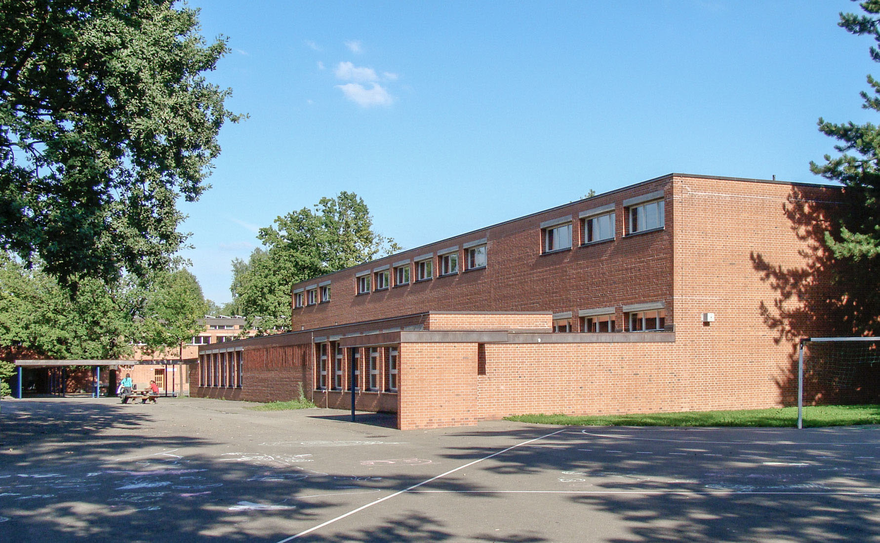 Ernst Gisel - Auhof School Building & Swimmingpool