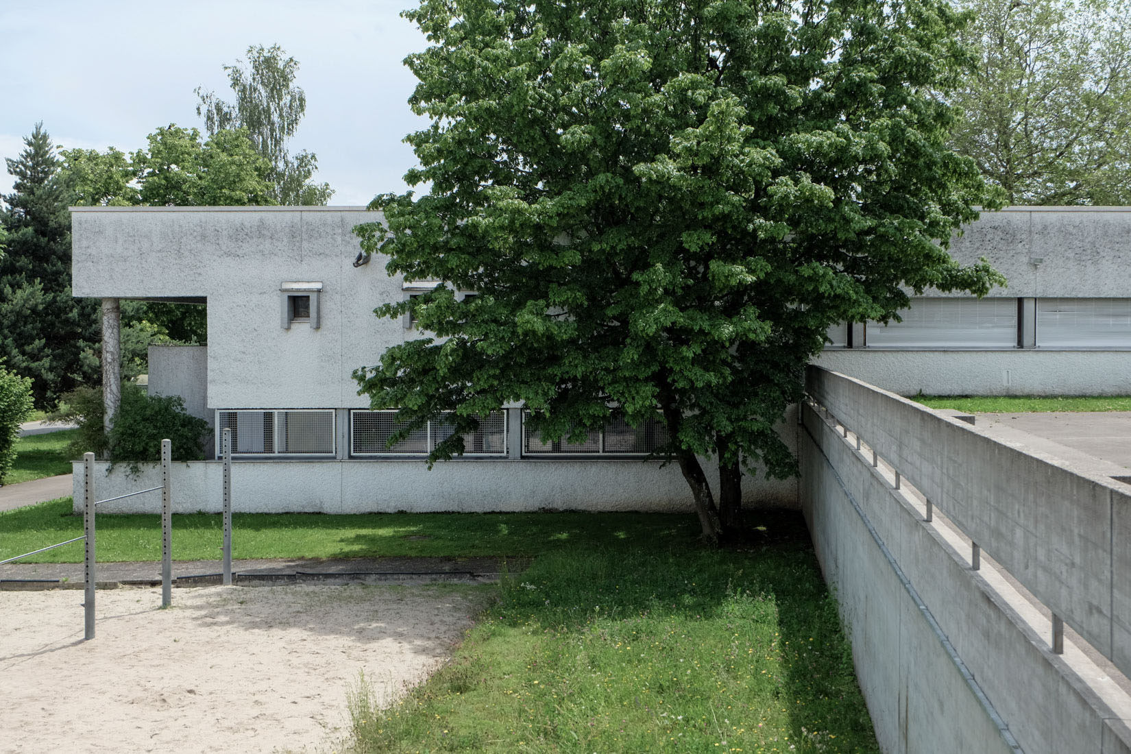 Esther & Rudolf Guyer - School Building Fondli Dietikon