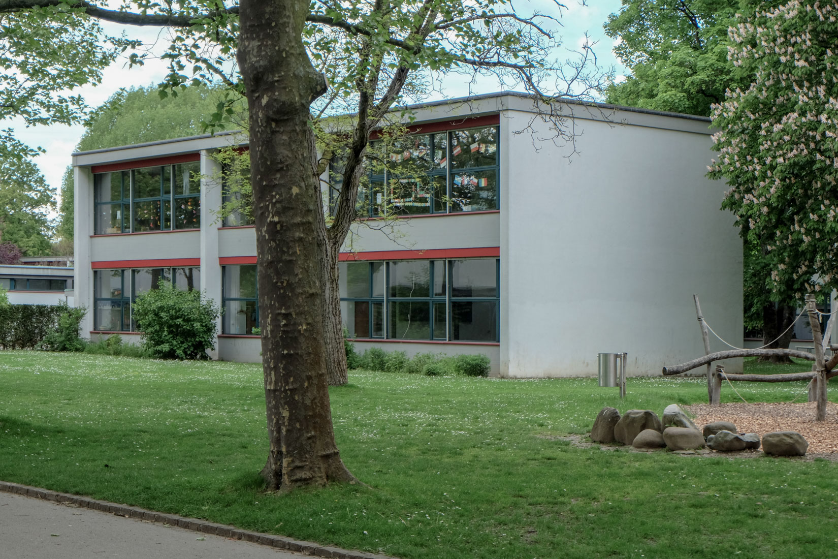 Fritz Haller - Wasgenring School Basel