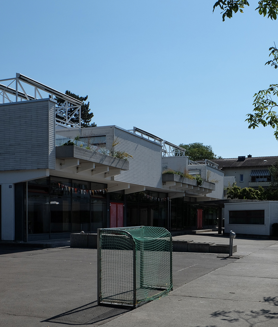 Peter & Klimentina Kamm - Letzi Schoolbuilding
                Zug