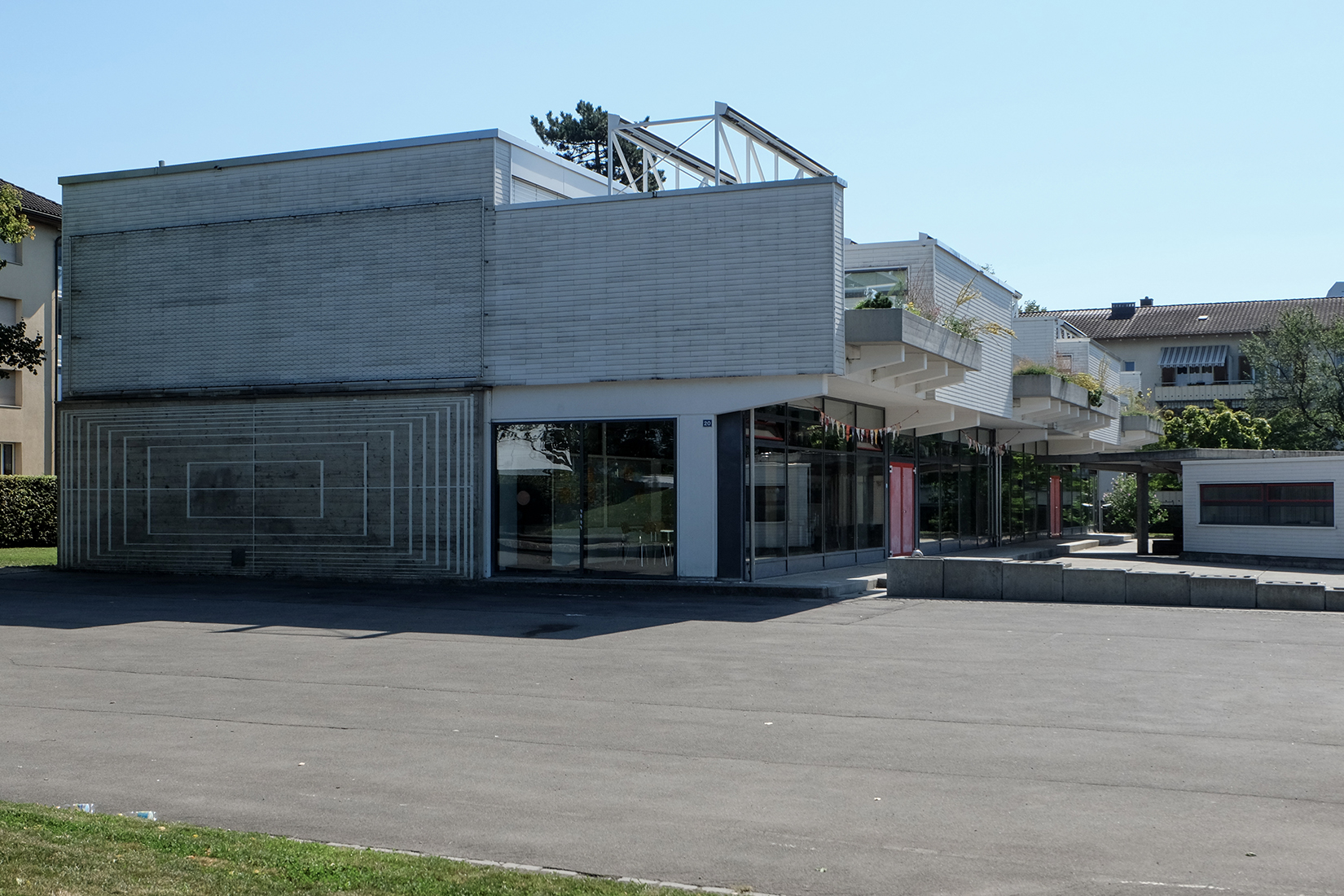 Peter & Klimentina Kamm - Letzi Schoolbuilding
                Zug