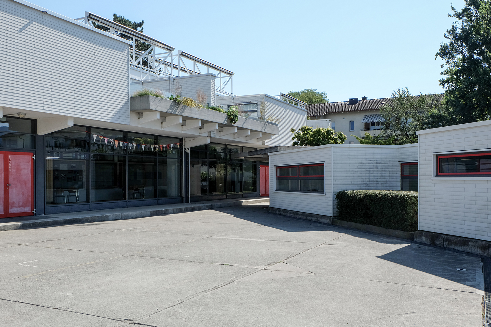 Peter & Klimentina Kamm - Letzi Schoolbuilding
                Zug