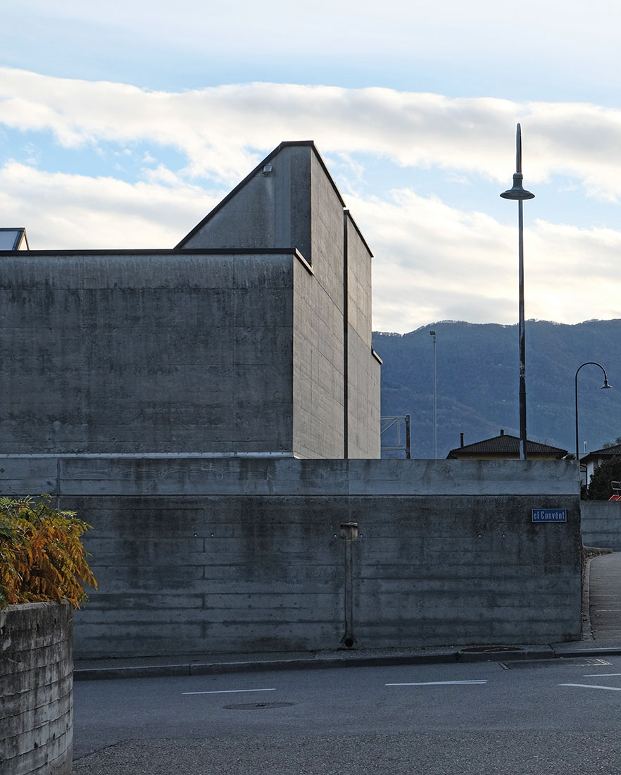 Luigi Snozzi - Gymnasium (Palestra) Monte Carasso