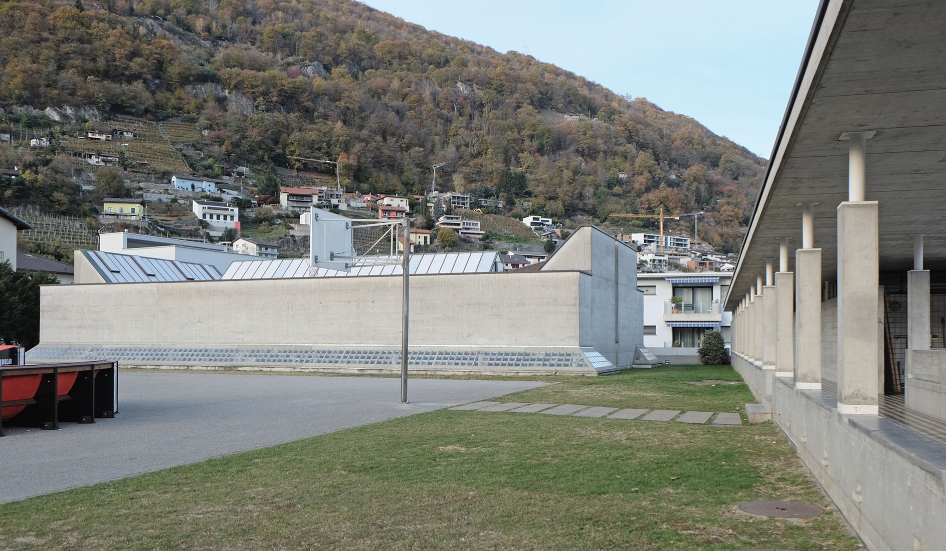 Luigi Snozzi - Gymnasium (Palestra) Monte Carasso