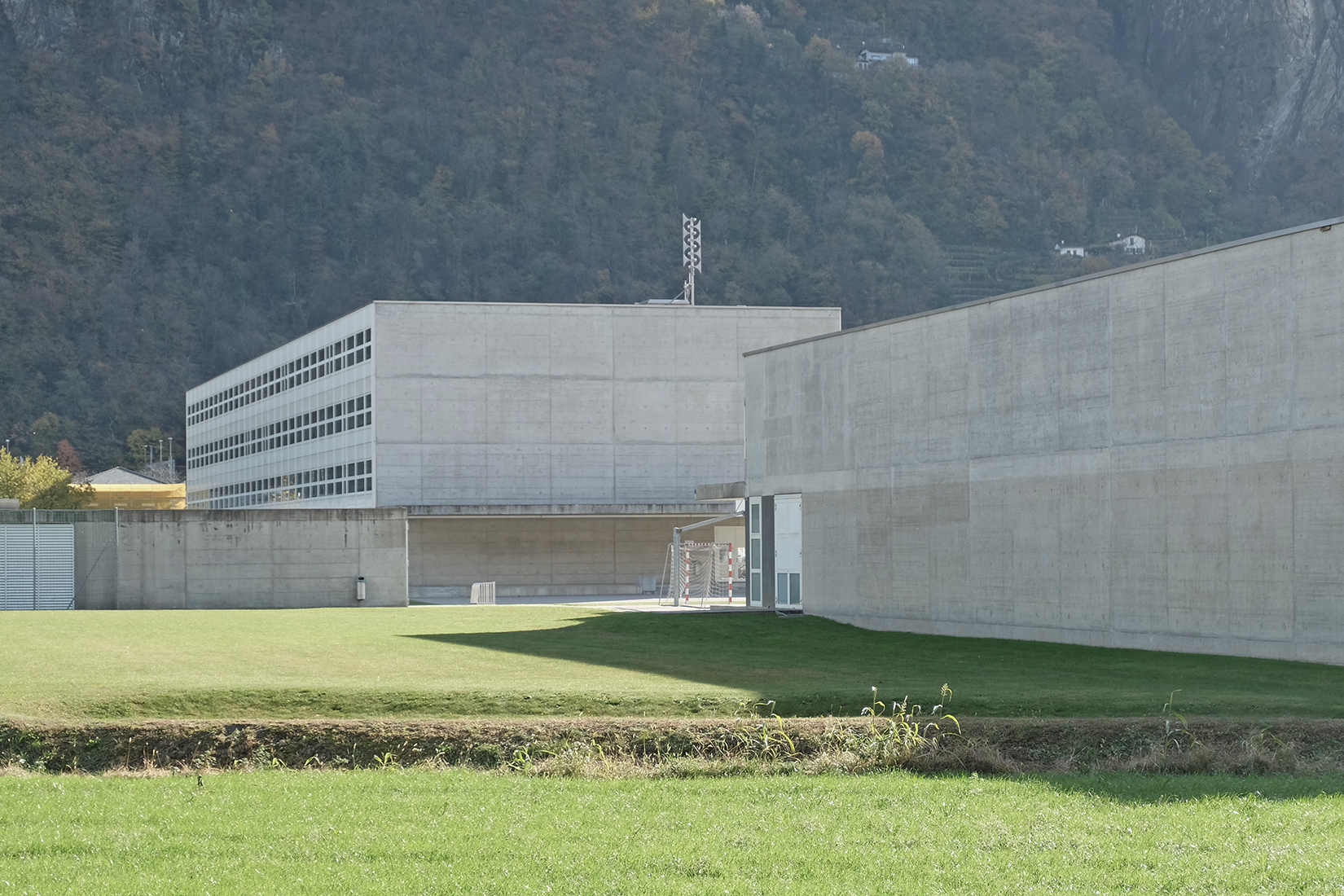 Livio Vacchini - Scuola Media Bellinzona