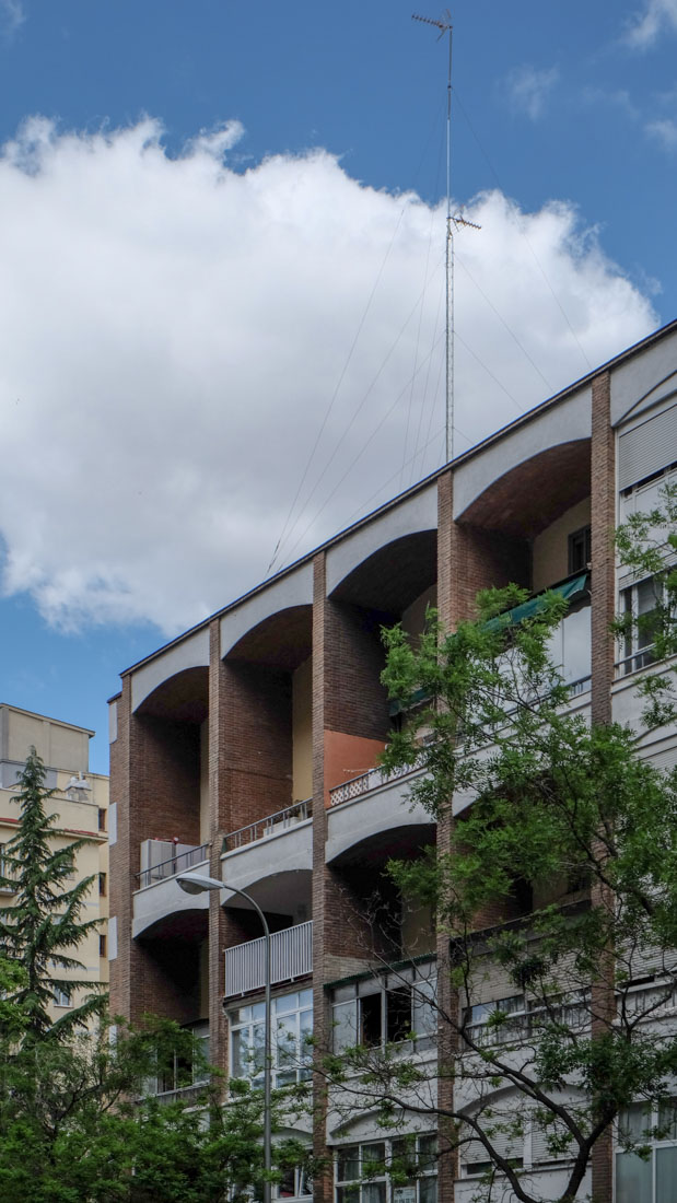 www.archipicture.eu - Francisco de Ass Cabrero - Edificio de Viviendas Virgen del Pilar